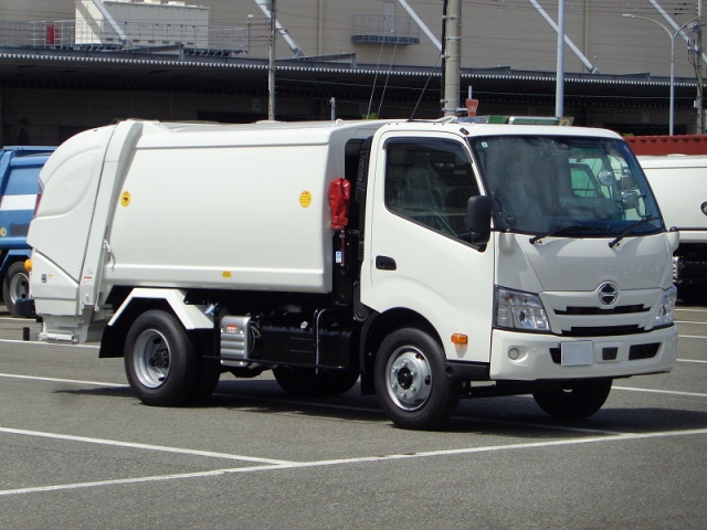 R6 日野 デュトロ 3.5t プレス式塵芥車 5.9立米 *未使用車*