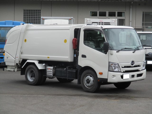 R5　日野 デュトロ　3.5tプレス式塵芥車 5.9立米
