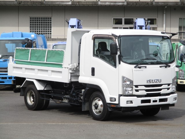 R1 いすゞ 4tダンプ 電動コボレーン付