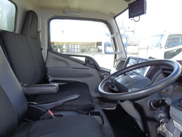 H30 三菱キャンター 2トン冷凍車