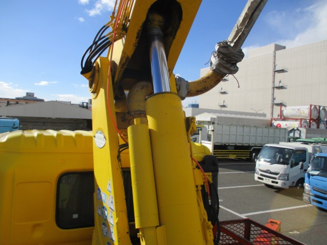 H23 日野プロフィア ピストン式コンクリートポンプ車