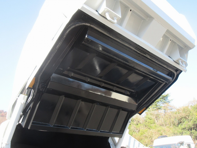 R7 ��ɩ ����󥿡� 3�ȥ�ץ쥹���г���5.3Ω�ơ���̤���Ѽ�