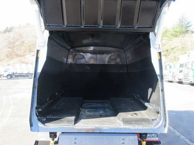 R7 ��ɩ ����󥿡� 3�ȥ�ץ쥹���г���5.3Ω�ơ���̤���Ѽ�