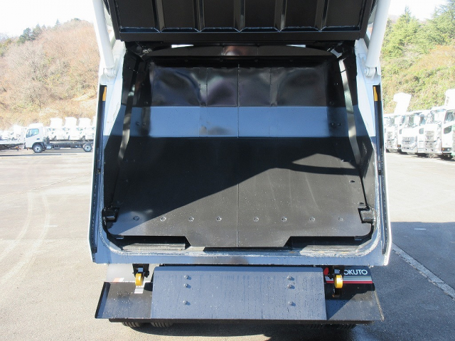 R7 ��ɩ ����󥿡� 3�ȥ�ץ쥹���г���5.3Ω�ơ���̤���Ѽ�