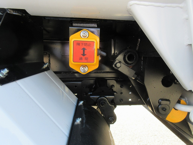 R7 ��ɩ ����󥿡� 3�ȥ�ץ쥹���г���5.3Ω�ơ���̤���Ѽ�