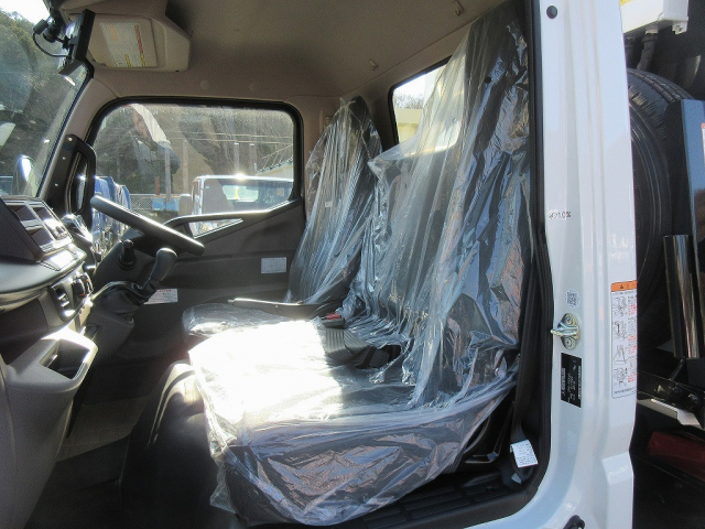 R7 ��ɩ ����󥿡� 3�ȥ�ץ쥹���г���5.3Ω�ơ���̤���Ѽ�