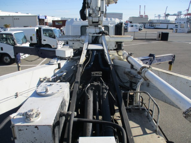 H26 日野プロフィア ピストン式コンクリートポンプ車