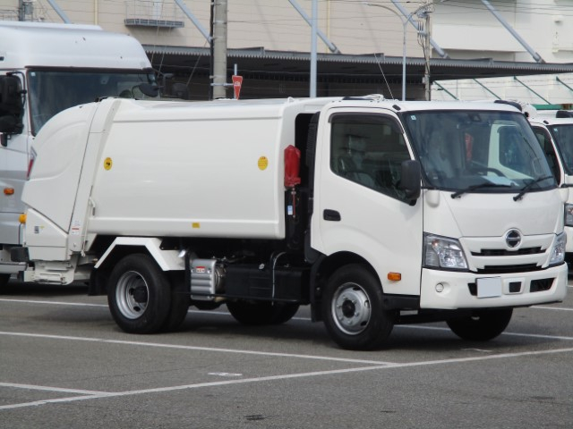 R6 日野デュトロ プレス式塵芥車5.9立米 認定中古車