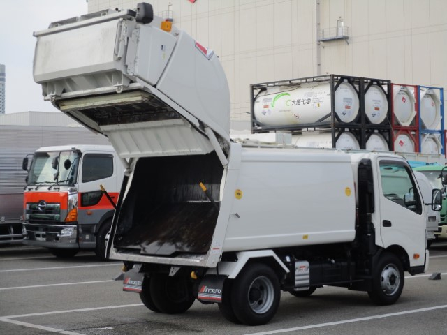 R6 日野デュトロ プレス式塵芥車5.9立米 認定中古車