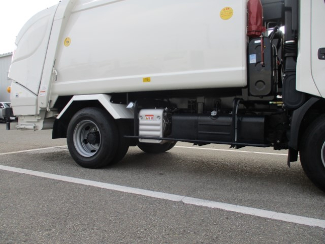 R6 日野デュトロ プレス式塵芥車5.9立米 認定中古車