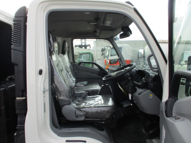 R6 日野デュトロ プレス式塵芥車5.9立米 認定中古車