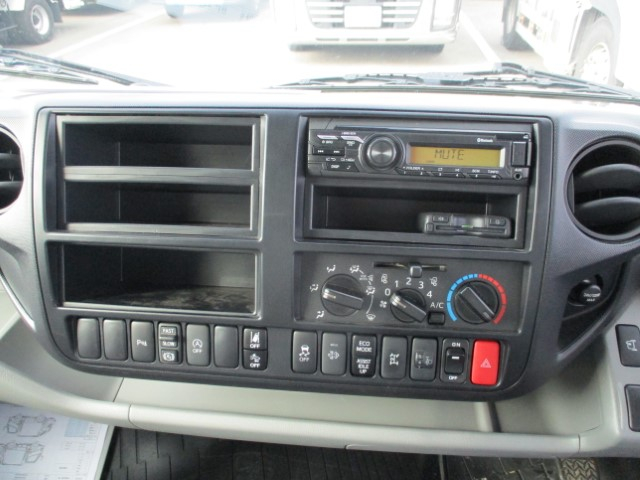 R6 日野デュトロ プレス式塵芥車5.9立米 認定中古車