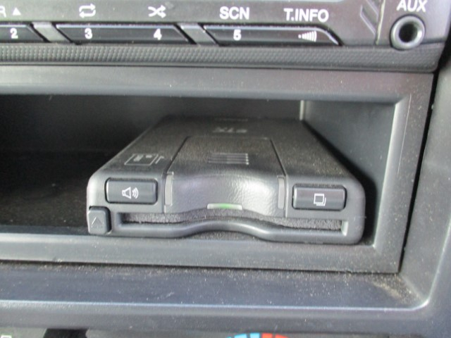 R6 日野デュトロ プレス式塵芥車5.9立米 認定中古車