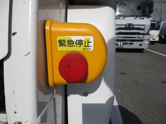 R5 日野デュトロ プレス式塵芥車5.9立米 認定中古車