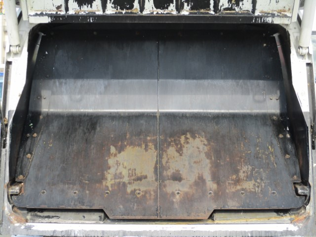 R5 日野デュトロ プレス式塵芥車5.9立米 認定中古車