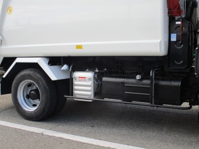 R5 日野デュトロ プレス式塵芥車5.9立米 認定中古車