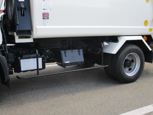 R5 日野デュトロ プレス式塵芥車5.9立米 認定中古車