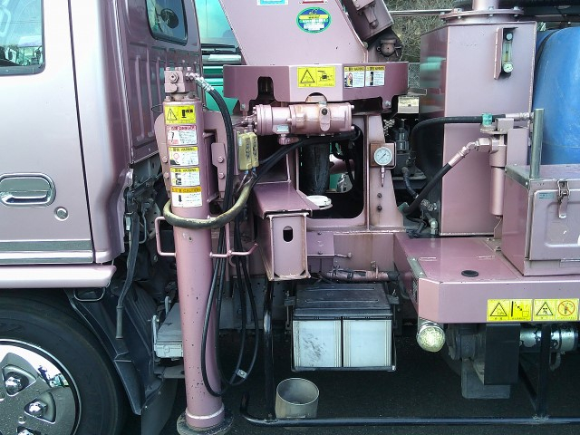 H30 いすゞエルフ 極東製スクイーズ式コンクリートポンプ車