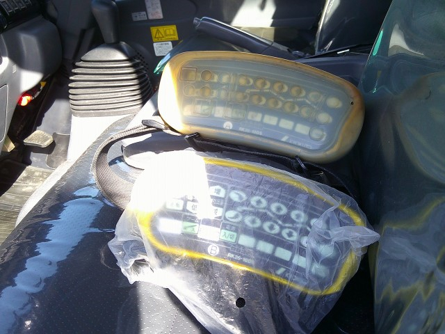 H30 いすゞエルフ 極東製スクイーズ式コンクリートポンプ車