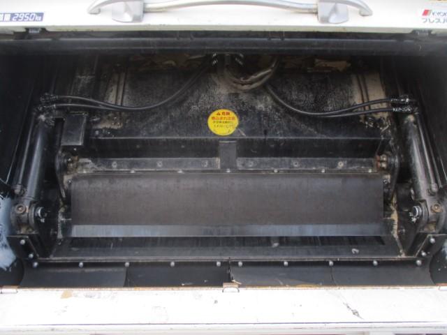 R5 日野デュトロ プレス式塵芥車5.9立米 認定中古車