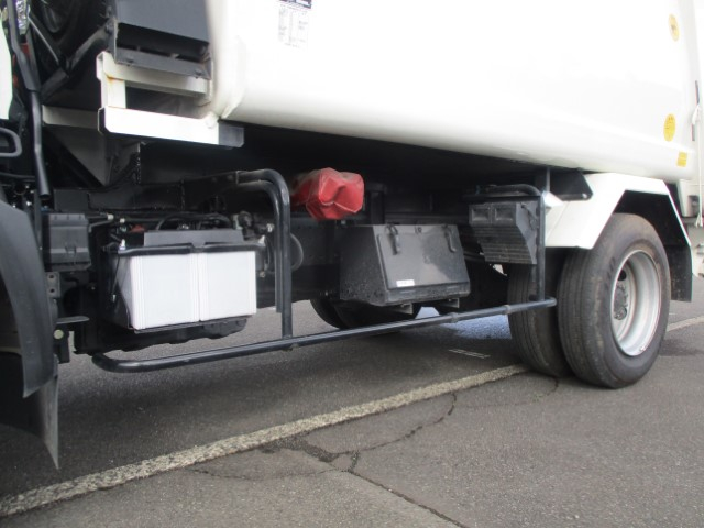 R5 日野デュトロ プレス式塵芥車5.9立米 認定中古車