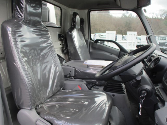 R5 日野デュトロ プレス式塵芥車5.9立米 認定中古車