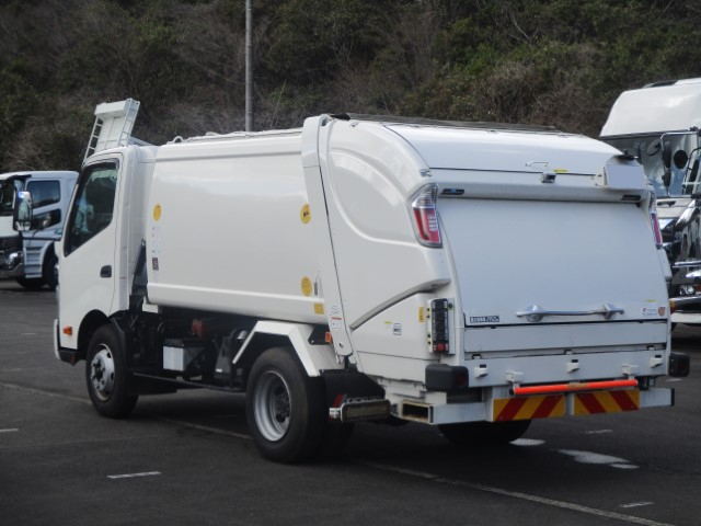 R5 日野デュトロ プレス式塵芥車5.9立米 認定中古車