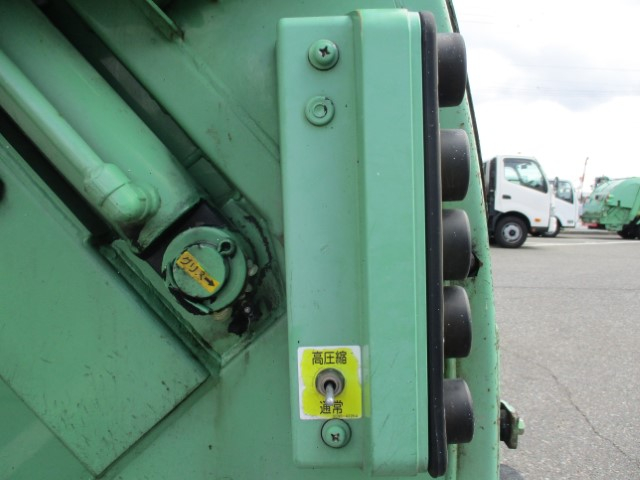 H26 トヨタダイナ プレス式塵芥車4.3立米