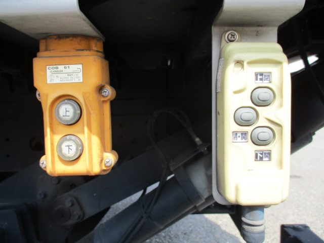 R3������������ա�3�ȥ�Х�PG��