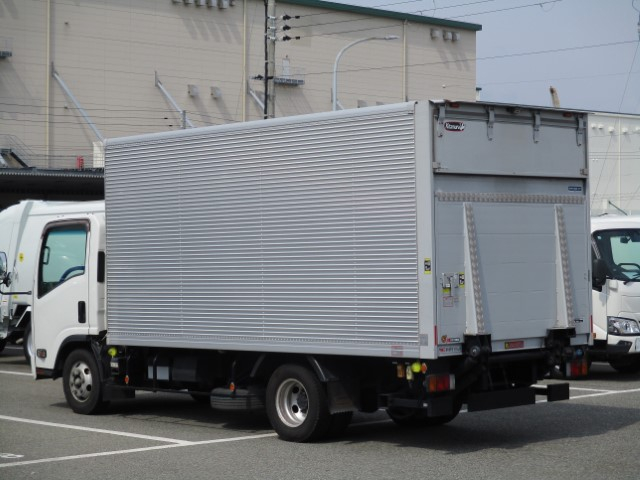 R3������������ա�3�ȥ�Х�PG��