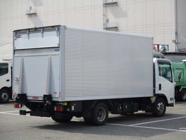 R3������������ա�3�ȥ�Х�PG��