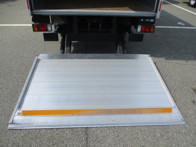 R3������������ա�3�ȥ�Х�PG��