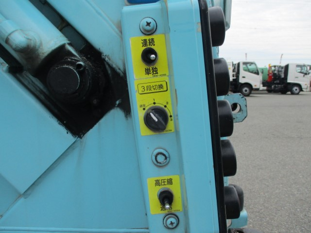 H26 いすゞエルフ プレス式塵芥車6.9立米 高容積