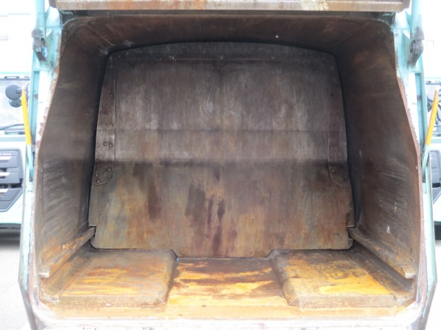 H26 いすゞエルフ プレス式塵芥車6.9立米 高容積