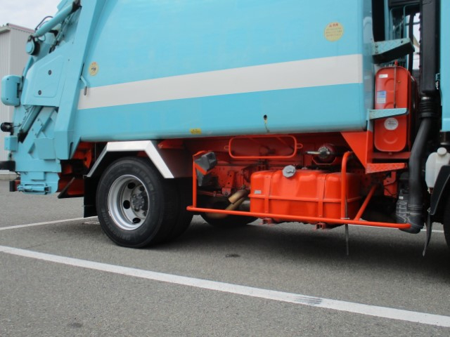 H26 いすゞエルフ プレス式塵芥車6.9立米 高容積