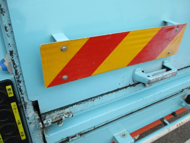 H26 いすゞエルフ プレス式塵芥車6.9立米 高容積