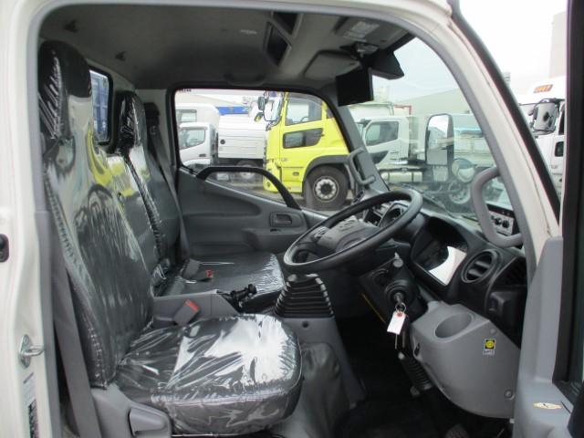 R5������ǥ�ȥ����ץ쥹���г���4.3Ω�ơ�ǧ����ż�