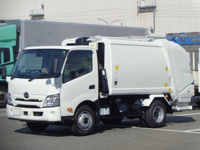 R7 日野デュトロ プレス式塵芥車6.9立米 未使用車