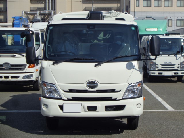 R7 日野デュトロ プレス式塵芥車6.9立米 未使用車