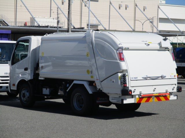 R7 日野デュトロ プレス式塵芥車5.9立米 未使用車