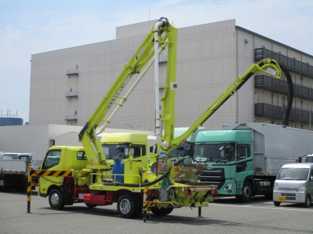 R2 日野デュトロ スクイーズ式コンクリートポンプ車