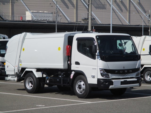 R8 三菱キャンター プレス式塵芥車5.9立米 未使用車