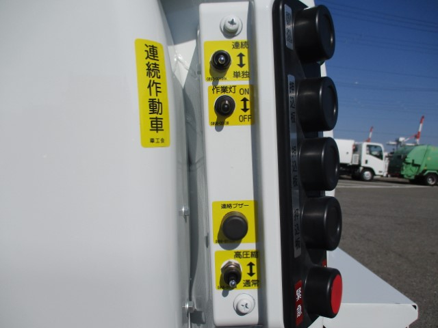 R8����ɩ����󥿡����ץ쥹���г���5.9Ω�ơ�̤���Ѽ�