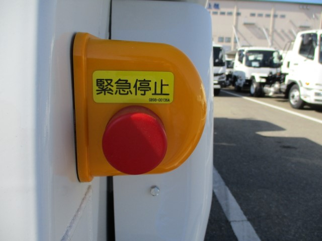 R8����ɩ����󥿡����ץ쥹���г���5.9Ω�ơ�̤���Ѽ�