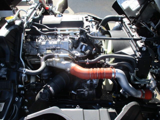 R8����ɩ����󥿡����ץ쥹���г���5.9Ω�ơ�̤���Ѽ�