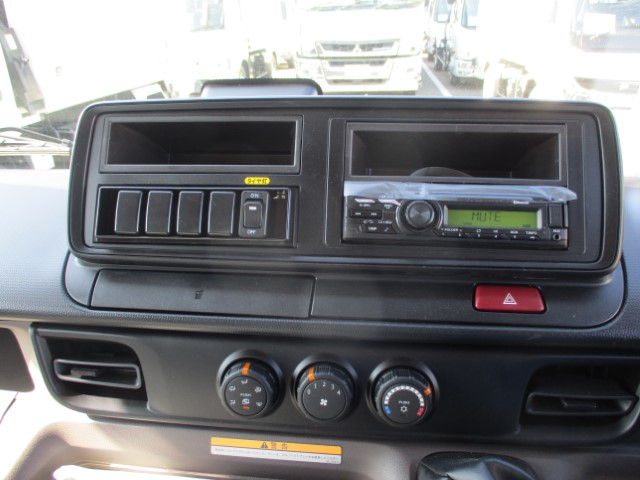 R8����ɩ����󥿡����ץ쥹���г���5.9Ω�ơ�̤���Ѽ�