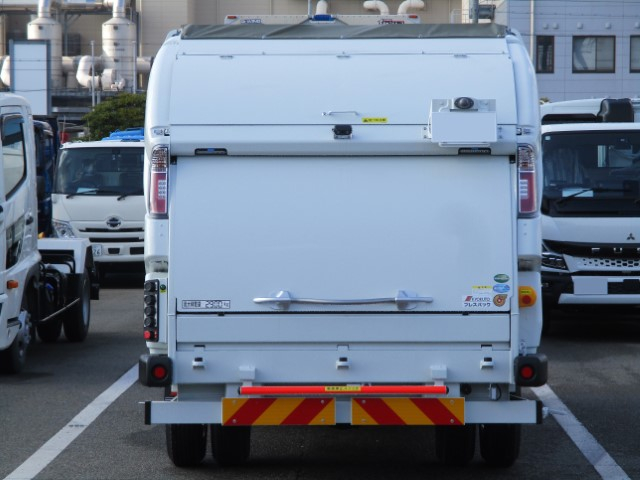 R8 三菱キャンター プレス式塵芥車6.9立米 未使用車
