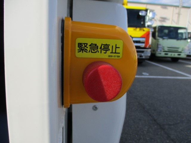 R8 日野デュトロ プレス式塵芥車8.3立米 ※未使用車
