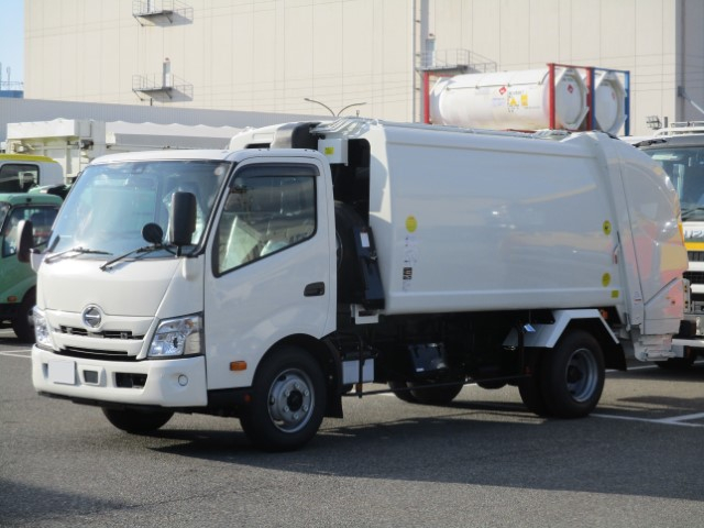R8 日野デュトロ プレス式塵芥車8.3立米 ※未使用車