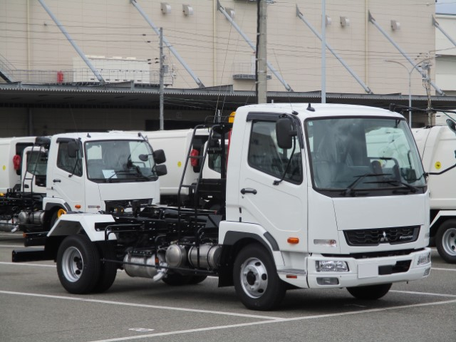 R8����ɩ�ե���������4�ȥ�եå������롡̤���Ѽ�